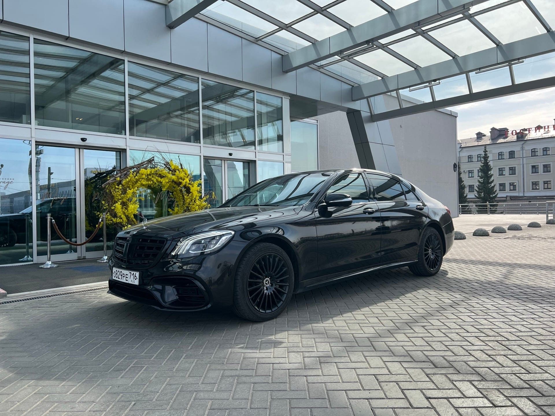 Mercedes-Benz S-Class — VIP-седан